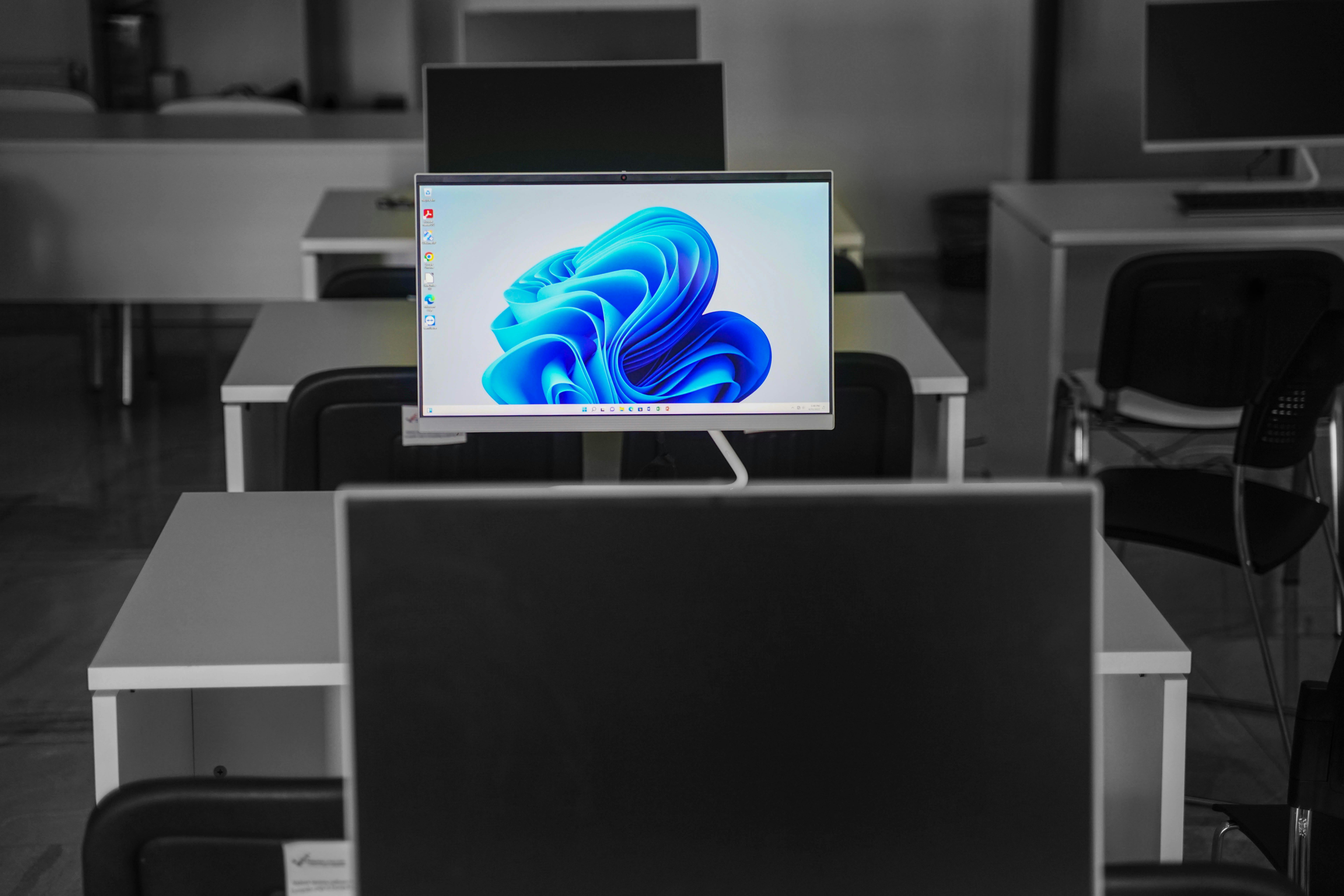 The real cost of help desk outsourcing: a marketing leader’s guide to budget and ROI